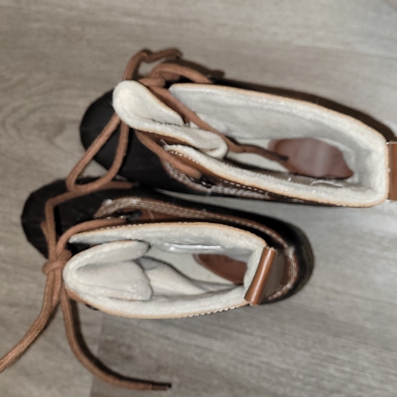 Boots - Picture 3 of 5